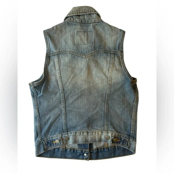Levi's Classic Denim Trucker Vest for Fall Women’s size M - Picture 9 of 9